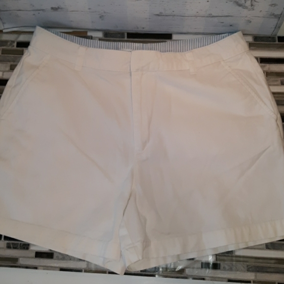 Tommy Hilfiger white 10 high rise shorts - Picture 1 of 4
